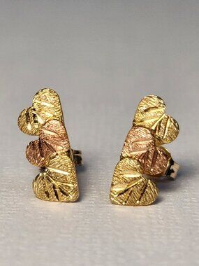 Vtg Signed Landstrom Black Hills Gold 10K Tri Color Heart Leaf Earrings